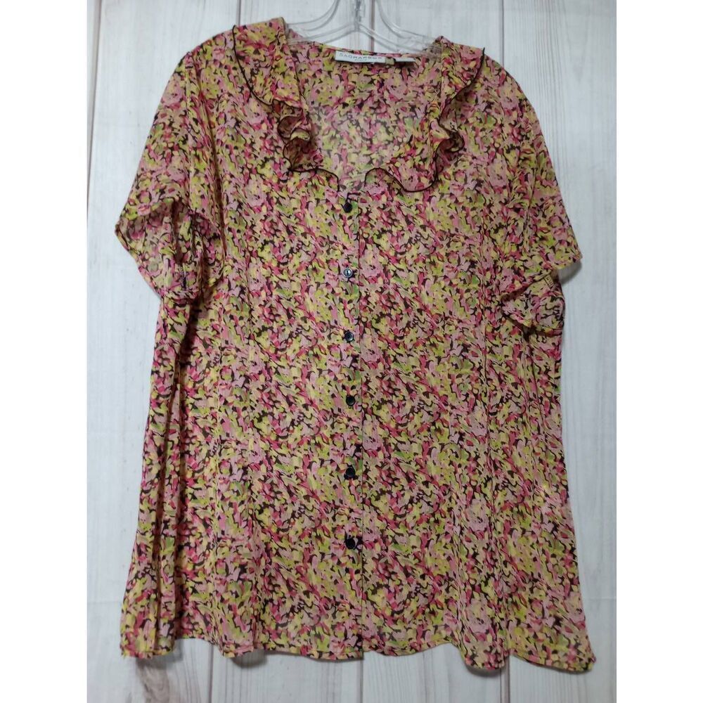 Ladies 1x Floral Print Button Down Ruffle Neck Short Sleeve Top